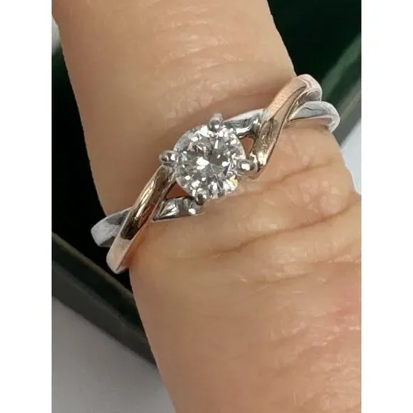 LADIES 14K GOLD ENGAGEMENT RING 14KT Solitaire. Size 9 1/2 - Picture 3 of 16